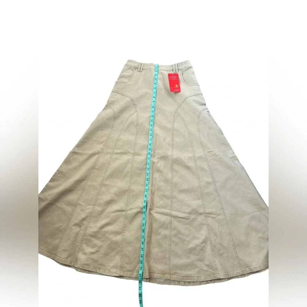 Style J Elegant Tan Women’s long denim stretch Skirt cream size medium/8 - Picture 3 of 9
